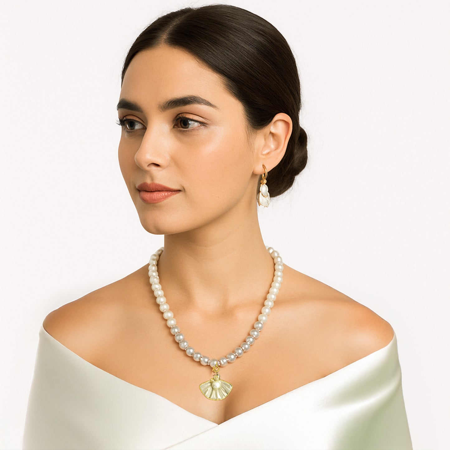 White Pearl Shell Necklace Set with Earrings